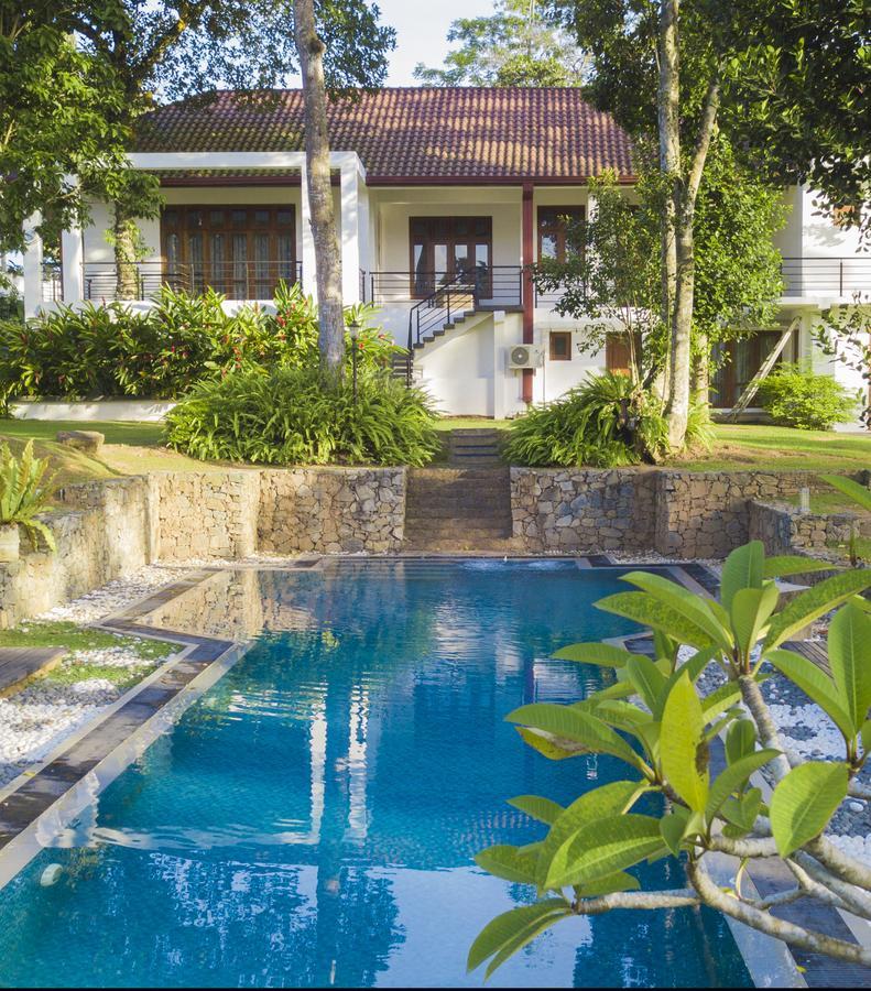 Villa Crystals Malabe Exterior photo